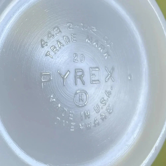 Pyrex 471-B Vintage Pyrex Autumn Harvest Wheat Pattern Dish 1 Pt. Make an Offer - Picture 2 of 5